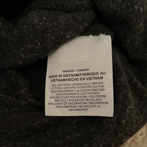 *SOLD* NWT Nike soft raglan hooded top - S - Picture 3 of 3